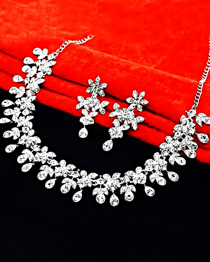 Silver Plated Necklace Set With White American Diamond